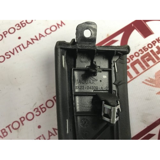 Накладка торпедо левая Jaguar XF 2008-2015 8X2304339A